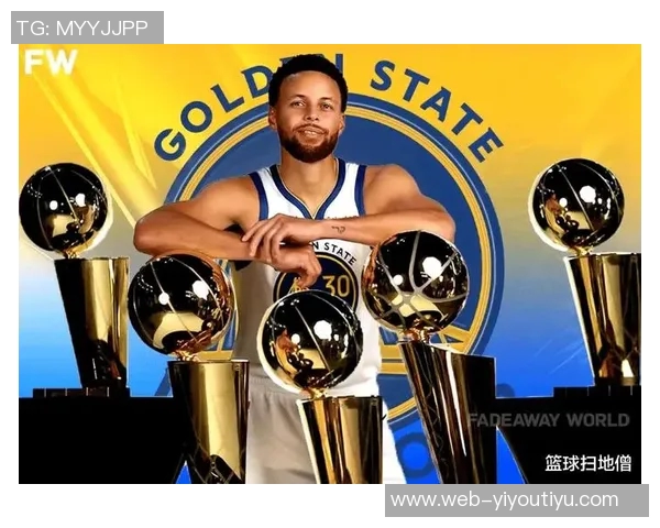 库里赞扬队友表现出色强调团队合作的重要性与团结精神