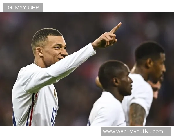 皇马11月最佳球员候选名单揭晓姆巴佩库尔图瓦维尼修斯争夺荣誉