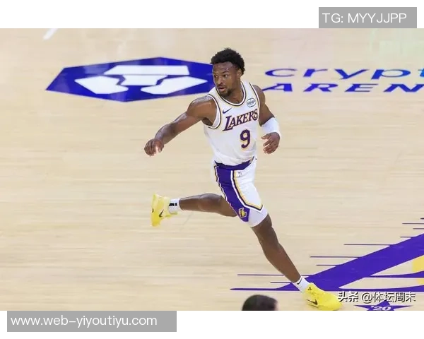 哈克斯三节狂砍27分7篮板湖人曾错失席菲诺的遗憾重现