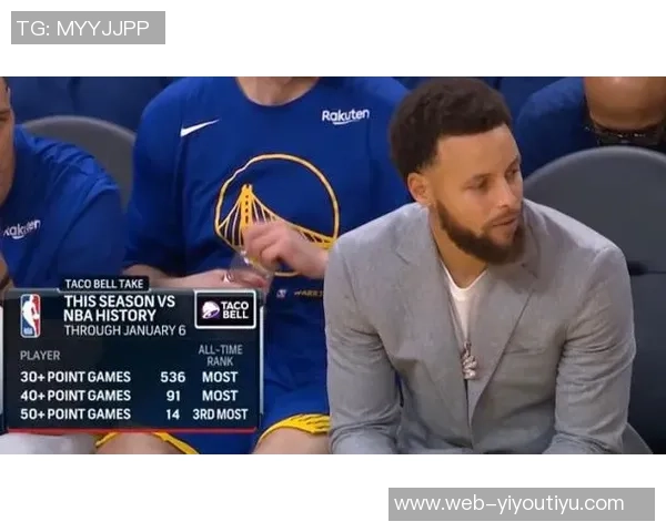 女友现场观战克莱表现失常末节未上场仅得8分失误2次令人失望