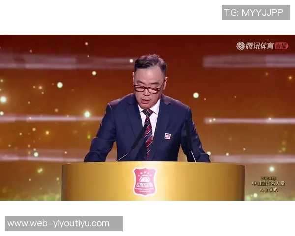 回顾中国篮球名人堂李震中辉煌岁月的珍贵老相册