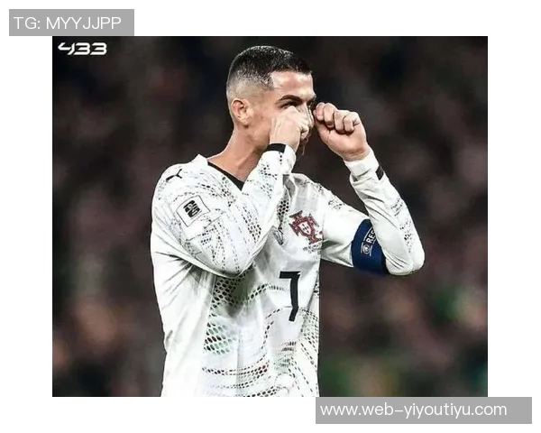 C罗因肘击被红牌罚下葡萄牙媒体预测将禁赛三场但FIFA态度不同