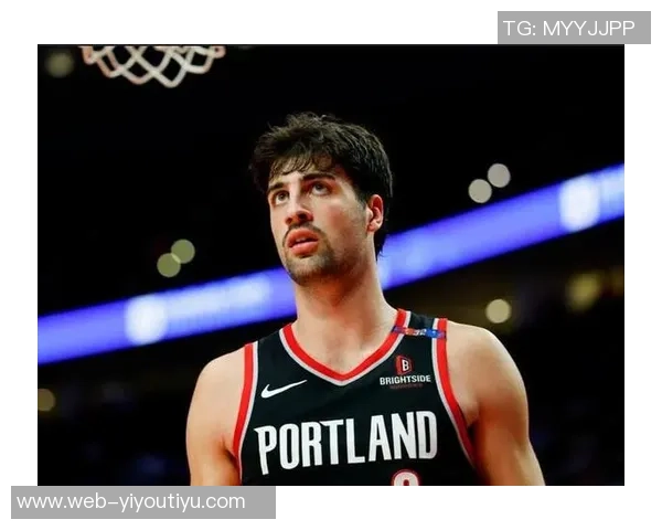 阿夫迪亚表现平平14投仅中5罚球命中率尚可贡献17分7板7助但正负值惨淡