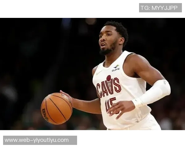 米切尔半场表现亮眼仅用16分钟砍下14分4助攻3抢断展现实力